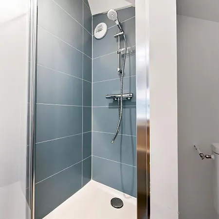 Cosy T1bis Proche Commerces Apartment